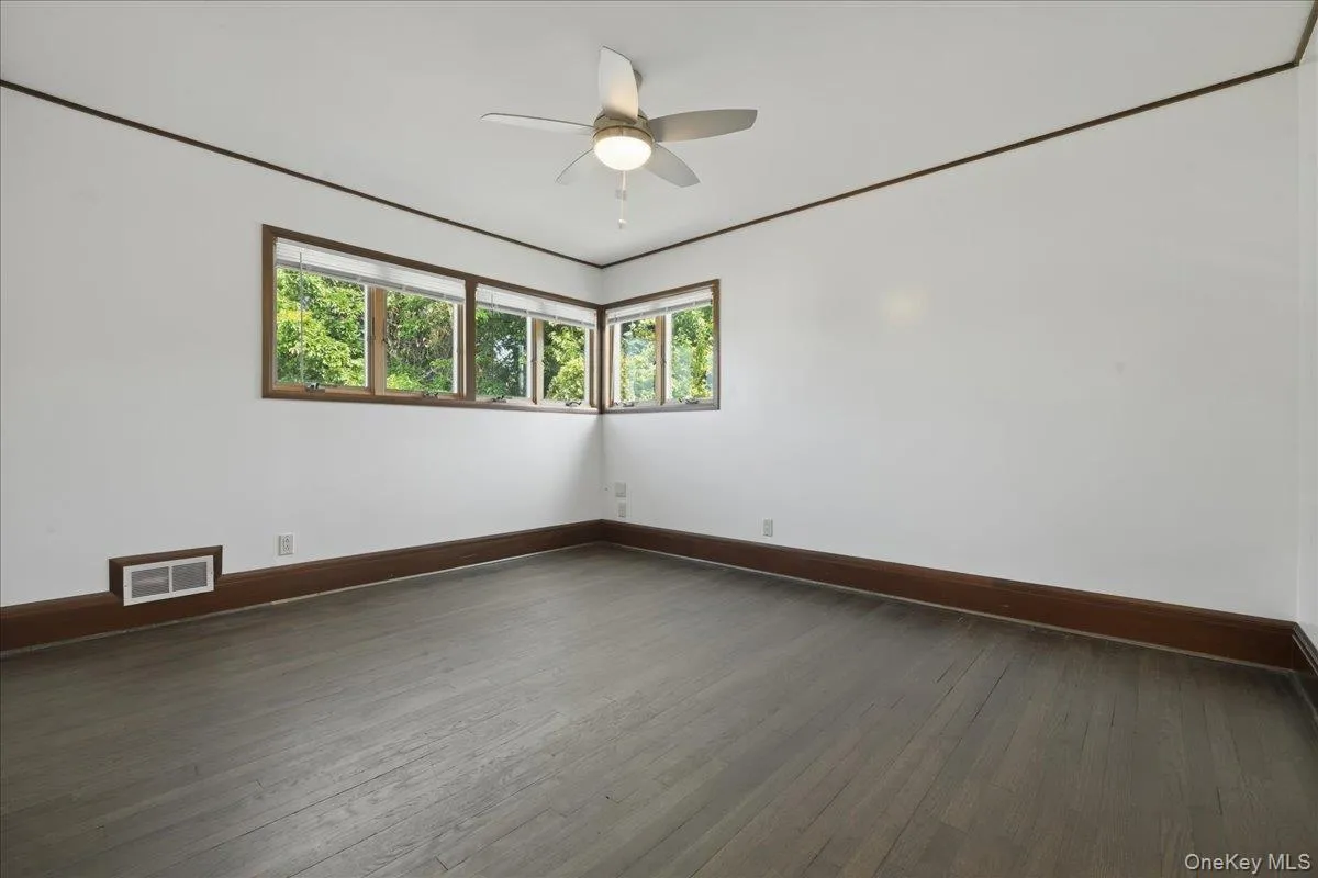 61 Hunter Lane, Oyster Bay, NY, 3 Bedrooms Bedrooms, 7 Rooms Rooms,1 BathroomBathrooms,Residential,For Rent,Hunter,0,1005189 61 Hunter Lane, Oyster Bay, NY, 3 Bedrooms Bedrooms, 7 Rooms Rooms,1 BathroomBathrooms,Residential,For Rent,Hunter,0,1005189