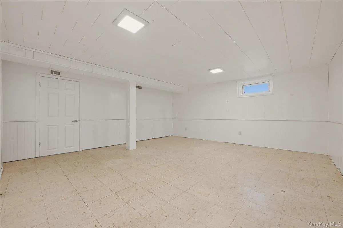 61 Hunter Lane, Oyster Bay, NY, 3 Bedrooms Bedrooms, 7 Rooms Rooms,1 BathroomBathrooms,Residential,For Rent,Hunter,0,1005189 61 Hunter Lane, Oyster Bay, NY, 3 Bedrooms Bedrooms, 7 Rooms Rooms,1 BathroomBathrooms,Residential,For Rent,Hunter,0,1005189