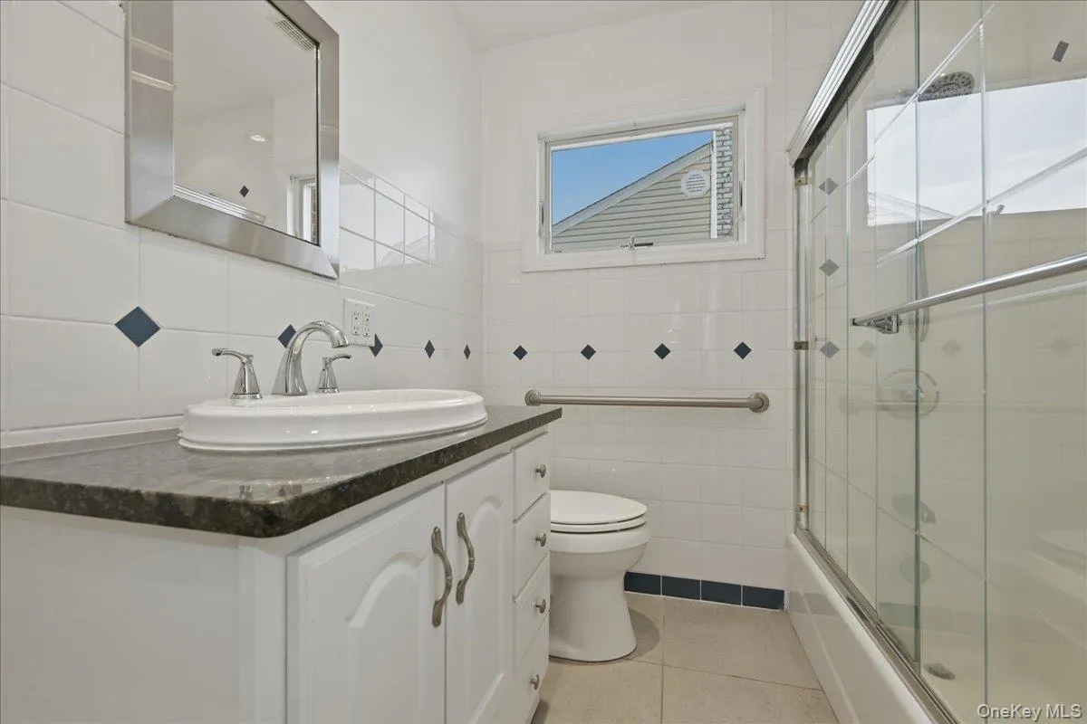 61 Hunter Lane, Oyster Bay, NY, 3 Bedrooms Bedrooms, 7 Rooms Rooms,1 BathroomBathrooms,Residential,For Rent,Hunter,0,1005189 61 Hunter Lane, Oyster Bay, NY, 3 Bedrooms Bedrooms, 7 Rooms Rooms,1 BathroomBathrooms,Residential,For Rent,Hunter,0,1005189