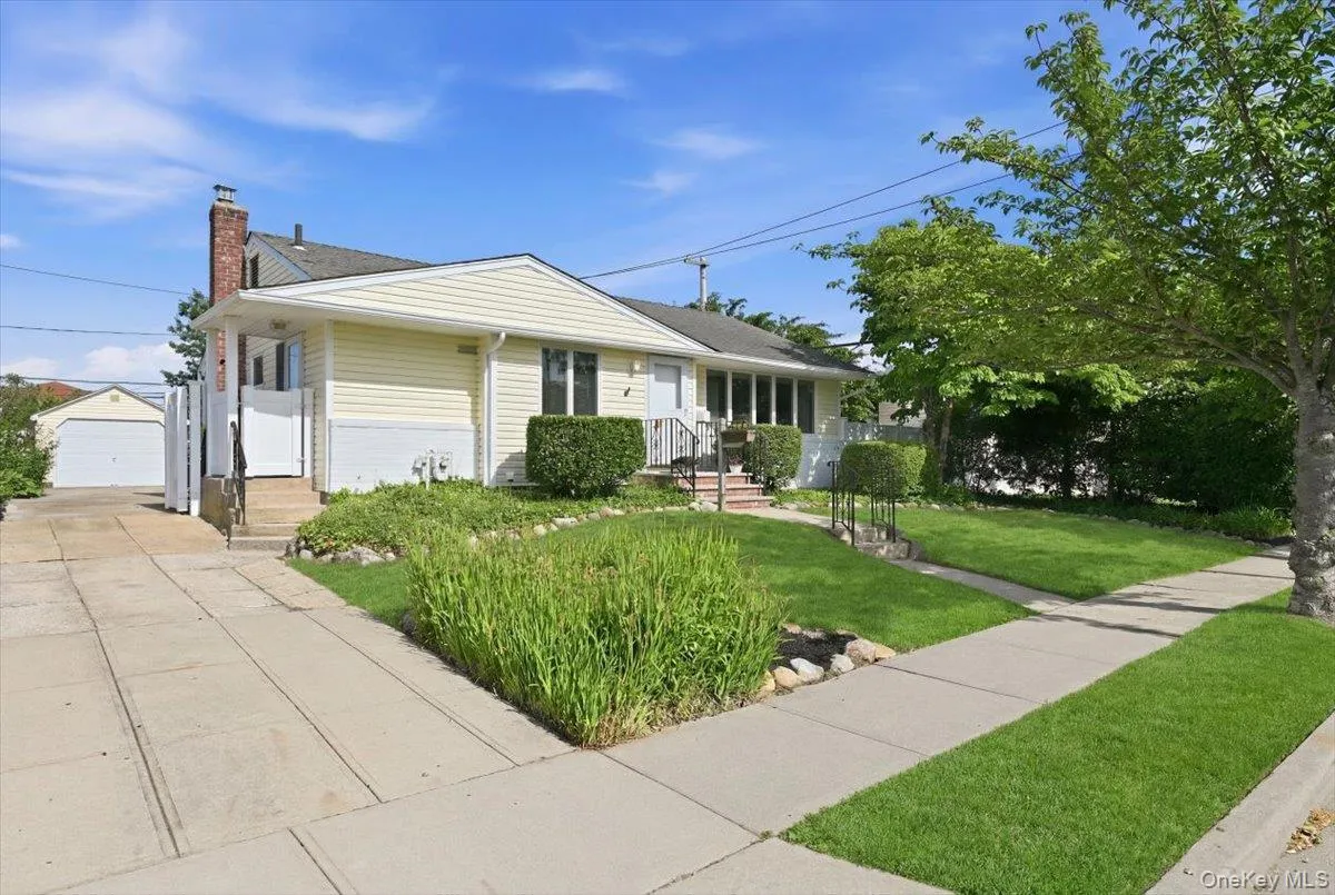 61 Hunter Lane, Oyster Bay, NY, 3 Bedrooms Bedrooms, 7 Rooms Rooms,1 BathroomBathrooms,Residential,For Rent,Hunter,0,1005189 61 Hunter Lane, Oyster Bay, NY, 3 Bedrooms Bedrooms, 7 Rooms Rooms,1 BathroomBathrooms,Residential,For Rent,Hunter,0,1005189
