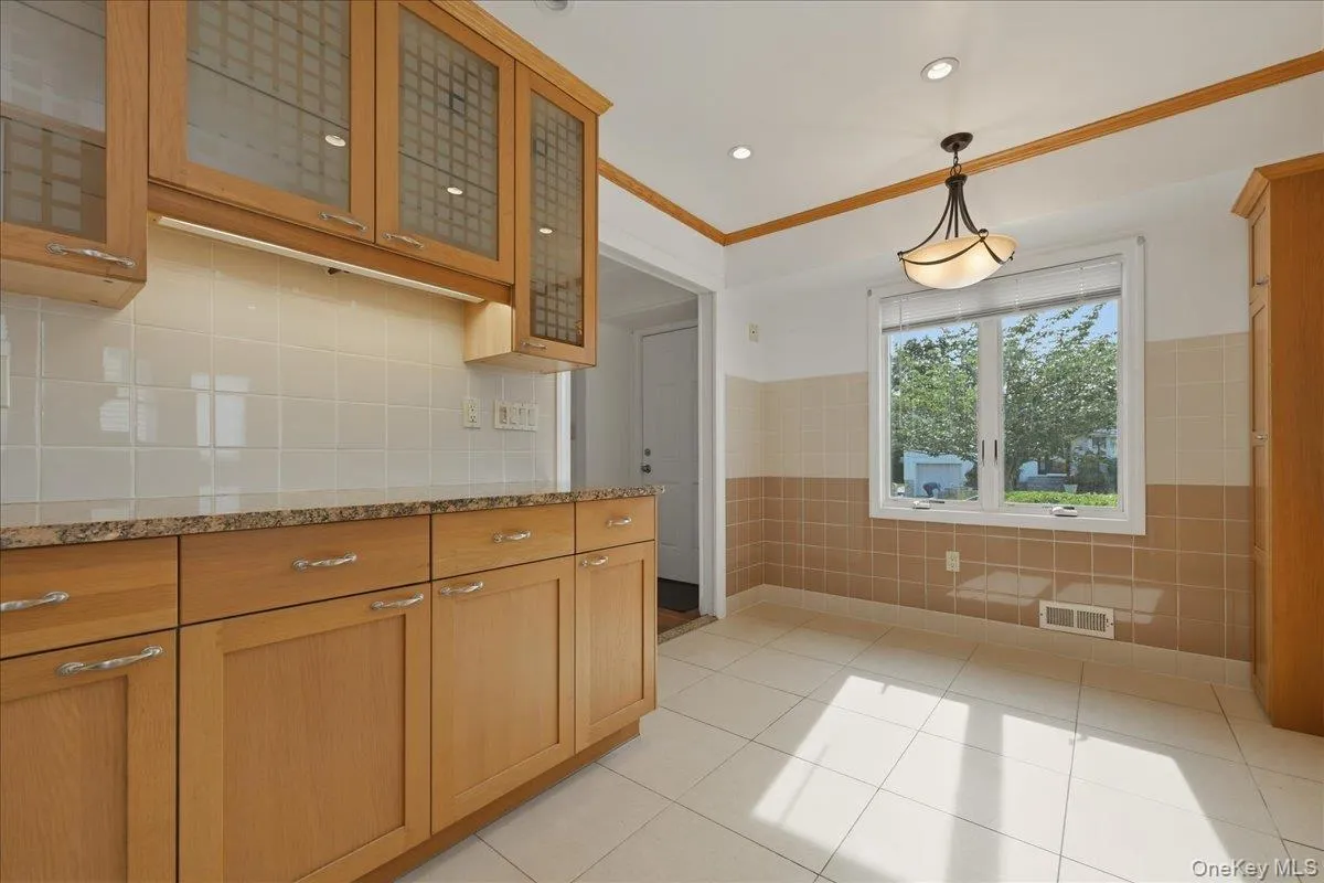 61 Hunter Lane, Oyster Bay, NY, 3 Bedrooms Bedrooms, 7 Rooms Rooms,1 BathroomBathrooms,Residential,For Rent,Hunter,0,1005189 61 Hunter Lane, Oyster Bay, NY, 3 Bedrooms Bedrooms, 7 Rooms Rooms,1 BathroomBathrooms,Residential,For Rent,Hunter,0,1005189