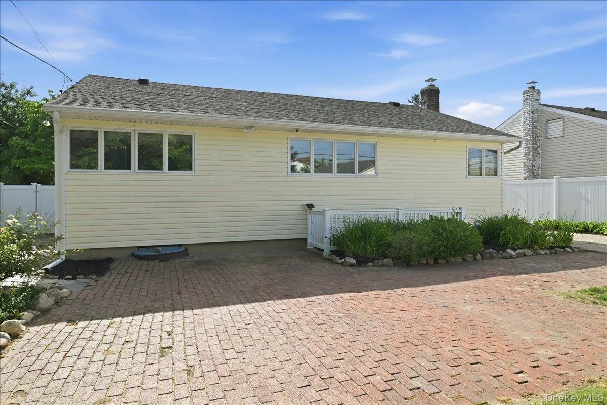 61 Hunter Lane, Oyster Bay, NY, 3 Bedrooms Bedrooms, 7 Rooms Rooms,1 BathroomBathrooms,Residential,For Rent,Hunter,0,1005189 61 Hunter Lane, Oyster Bay, NY, 3 Bedrooms Bedrooms, 7 Rooms Rooms,1 BathroomBathrooms,Residential,For Rent,Hunter,0,1005189