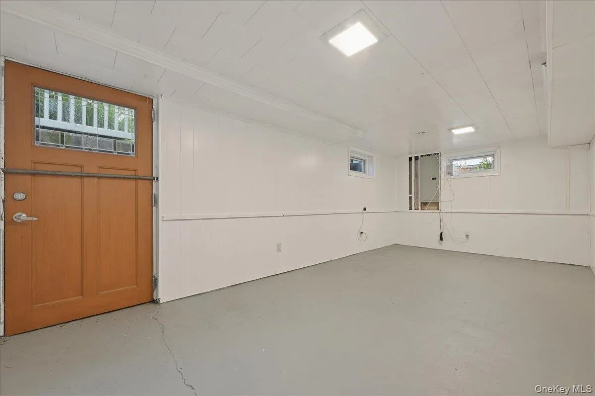61 Hunter Lane, Oyster Bay, NY, 3 Bedrooms Bedrooms, 7 Rooms Rooms,1 BathroomBathrooms,Residential,For Rent,Hunter,0,1005189 61 Hunter Lane, Oyster Bay, NY, 3 Bedrooms Bedrooms, 7 Rooms Rooms,1 BathroomBathrooms,Residential,For Rent,Hunter,0,1005189