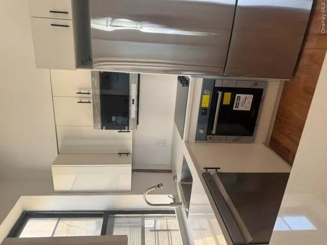 4260 Broadway, New York, NY, 3 Bedrooms Bedrooms, 5 Rooms Rooms,1 BathroomBathrooms,Residential Lease,For Rent,Broadway,0,1005193 4260 Broadway, New York, NY, 3 Bedrooms Bedrooms, 5 Rooms Rooms,1 BathroomBathrooms,Residential Lease,For Rent,Broadway,0,1005193