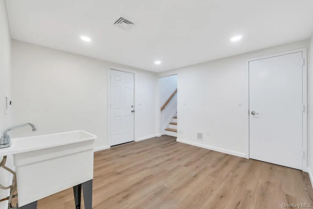 46 Jamaica Avenue, Babylon, NY, 4 Bedrooms Bedrooms, 9 Rooms Rooms,2 BathroomsBathrooms,Residential,For Rent,Jamaica,0,1005202 46 Jamaica Avenue, Babylon, NY, 4 Bedrooms Bedrooms, 9 Rooms Rooms,2 BathroomsBathrooms,Residential,For Rent,Jamaica,0,1005202