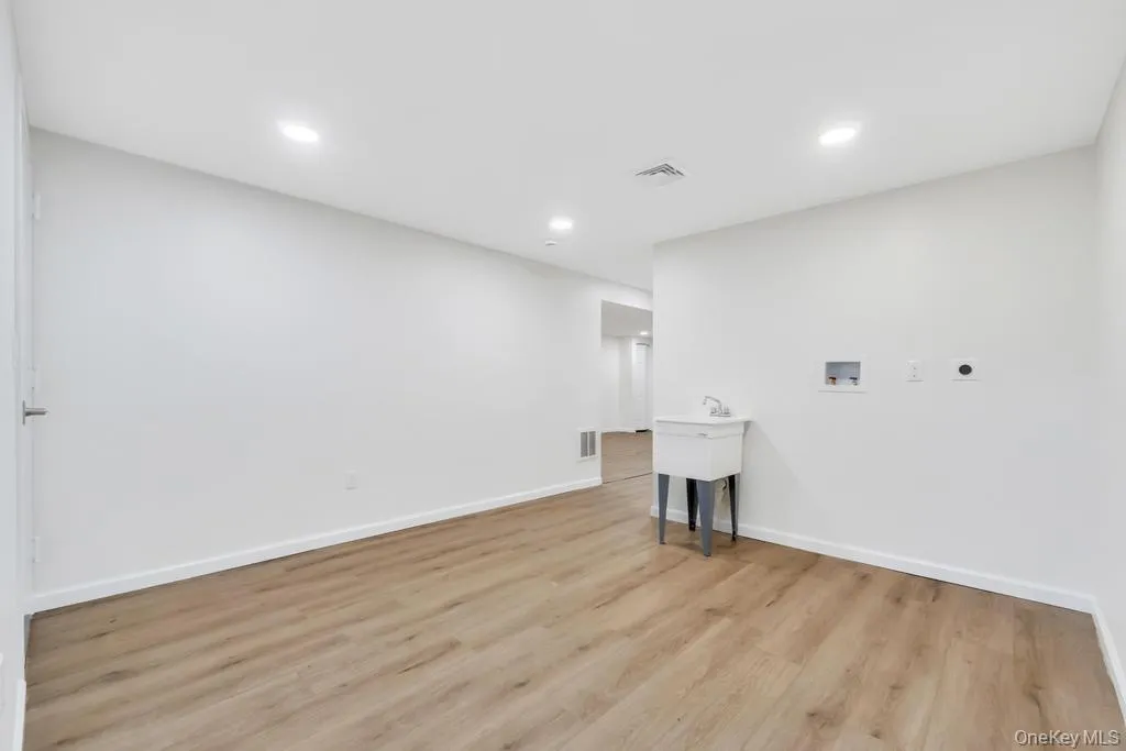 46 Jamaica Avenue, Babylon, NY, 4 Bedrooms Bedrooms, 9 Rooms Rooms,2 BathroomsBathrooms,Residential,For Rent,Jamaica,0,1005202 46 Jamaica Avenue, Babylon, NY, 4 Bedrooms Bedrooms, 9 Rooms Rooms,2 BathroomsBathrooms,Residential,For Rent,Jamaica,0,1005202