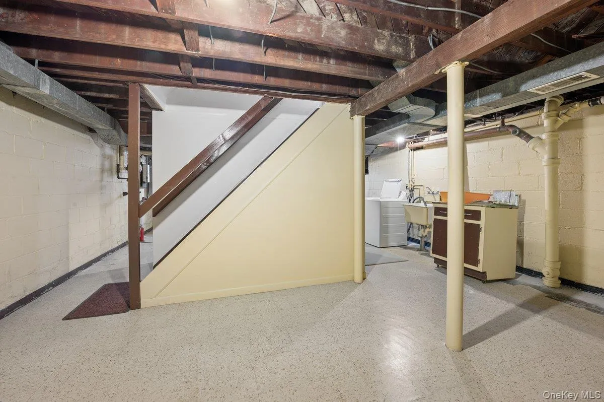 21 Hayes Drive, Eastchester, NY, 4 Bedrooms Bedrooms, 7 Rooms Rooms,2 BathroomsBathrooms,Residential,For Rent,Hayes,0,1005205 21 Hayes Drive, Eastchester, NY, 4 Bedrooms Bedrooms, 7 Rooms Rooms,2 BathroomsBathrooms,Residential,For Rent,Hayes,0,1005205
