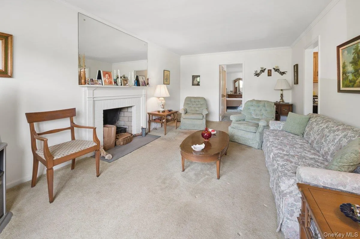 21 Hayes Drive, Eastchester, NY, 4 Bedrooms Bedrooms, 7 Rooms Rooms,2 BathroomsBathrooms,Residential,For Rent,Hayes,0,1005205 21 Hayes Drive, Eastchester, NY, 4 Bedrooms Bedrooms, 7 Rooms Rooms,2 BathroomsBathrooms,Residential,For Rent,Hayes,0,1005205