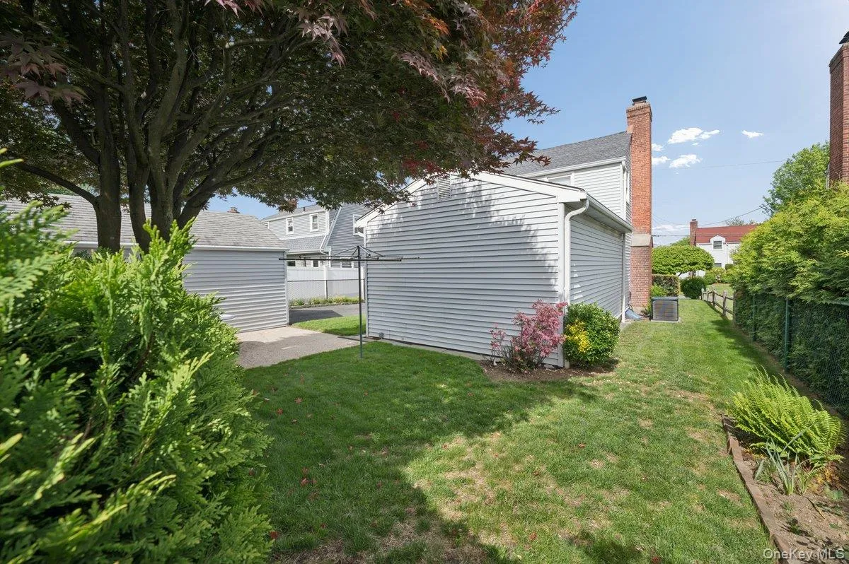21 Hayes Drive, Eastchester, NY, 4 Bedrooms Bedrooms, 7 Rooms Rooms,2 BathroomsBathrooms,Residential,For Rent,Hayes,0,1005205 21 Hayes Drive, Eastchester, NY, 4 Bedrooms Bedrooms, 7 Rooms Rooms,2 BathroomsBathrooms,Residential,For Rent,Hayes,0,1005205