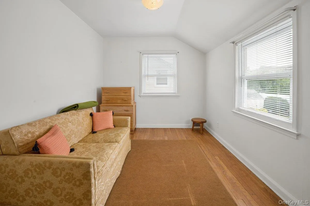 21 Hayes Drive, Eastchester, NY, 4 Bedrooms Bedrooms, 7 Rooms Rooms,2 BathroomsBathrooms,Residential,For Rent,Hayes,0,1005205 21 Hayes Drive, Eastchester, NY, 4 Bedrooms Bedrooms, 7 Rooms Rooms,2 BathroomsBathrooms,Residential,For Rent,Hayes,0,1005205