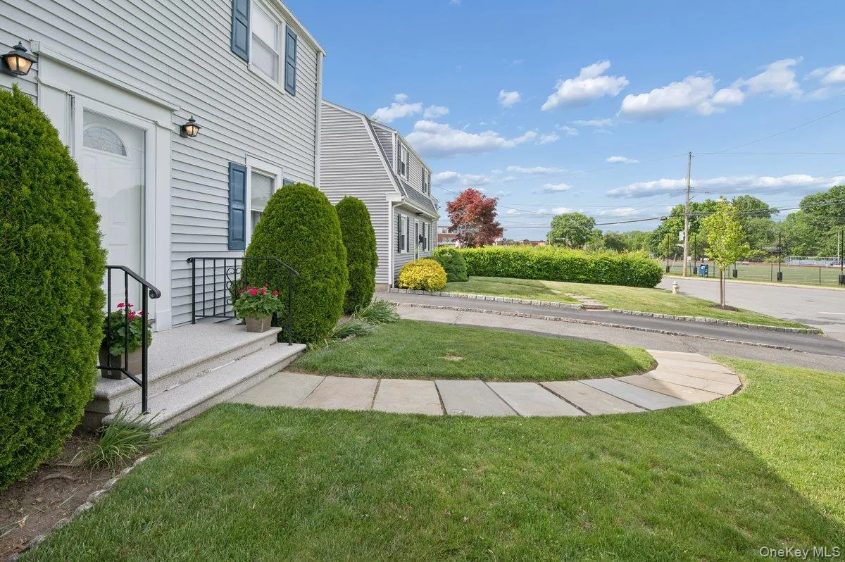 21 Hayes Drive, Eastchester, NY, 4 Bedrooms Bedrooms, 7 Rooms Rooms,2 BathroomsBathrooms,Residential,For Rent,Hayes,0,1005205 21 Hayes Drive, Eastchester, NY, 4 Bedrooms Bedrooms, 7 Rooms Rooms,2 BathroomsBathrooms,Residential,For Rent,Hayes,0,1005205