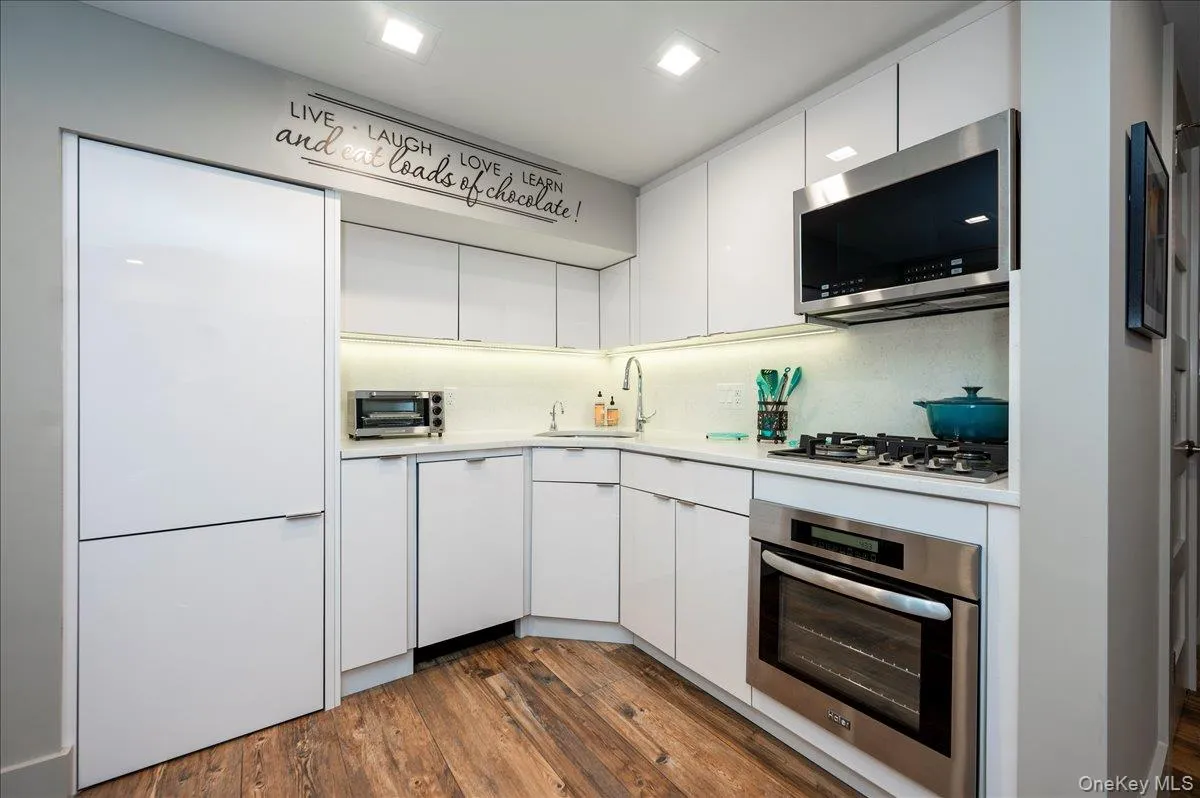 47 Penn Street, Long Beach, NY, 2 Bedrooms Bedrooms, 4 Rooms Rooms,2 BathroomsBathrooms,Residential Lease,For Rent,Penn,0,KEY1005207 47 Penn Street, Long Beach, NY, 2 Bedrooms Bedrooms, 4 Rooms Rooms,2 BathroomsBathrooms,Residential Lease,For Rent,Penn,0,KEY1005207