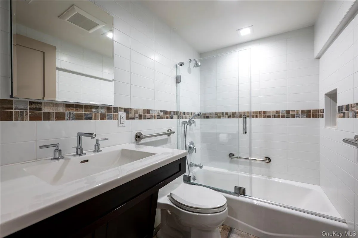 47 Penn Street, Long Beach, NY, 2 Bedrooms Bedrooms, 4 Rooms Rooms,2 BathroomsBathrooms,Residential Lease,For Rent,Penn,0,KEY1005207 47 Penn Street, Long Beach, NY, 2 Bedrooms Bedrooms, 4 Rooms Rooms,2 BathroomsBathrooms,Residential Lease,For Rent,Penn,0,KEY1005207