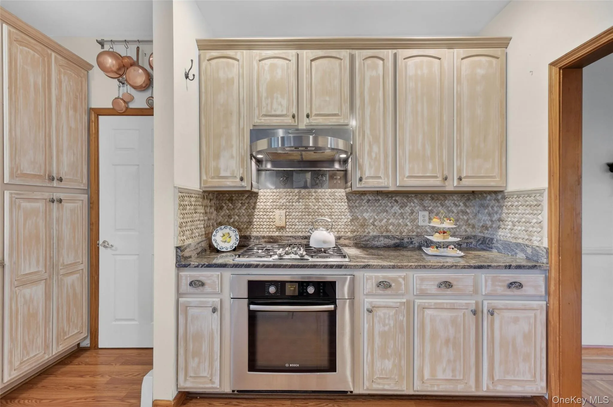 Two ovens! Two ovens!