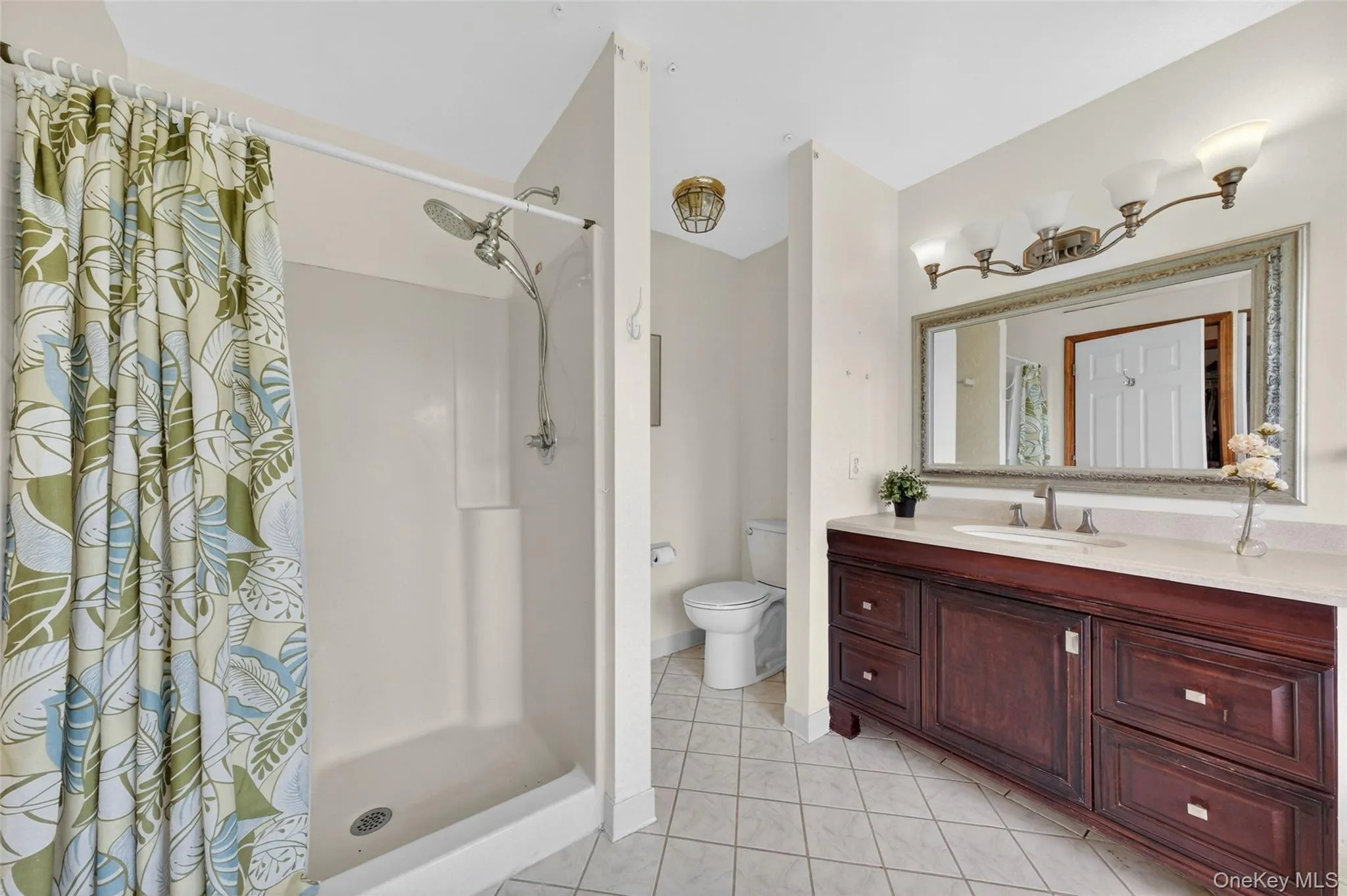 Walk-in Shower Walk-in Shower