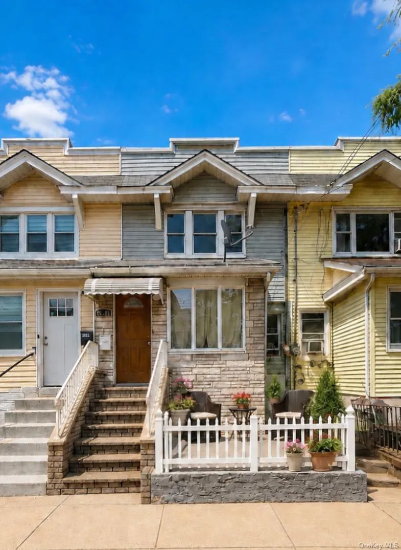 92-47 76th Street, New York, NY, 3 Bedrooms Bedrooms, 6 Rooms Rooms,1 BathroomBathrooms,Residential,For Rent,76th,0,1005210 92-47 76th Street, New York, NY, 3 Bedrooms Bedrooms, 6 Rooms Rooms,1 BathroomBathrooms,Residential,For Rent,76th,0,1005210