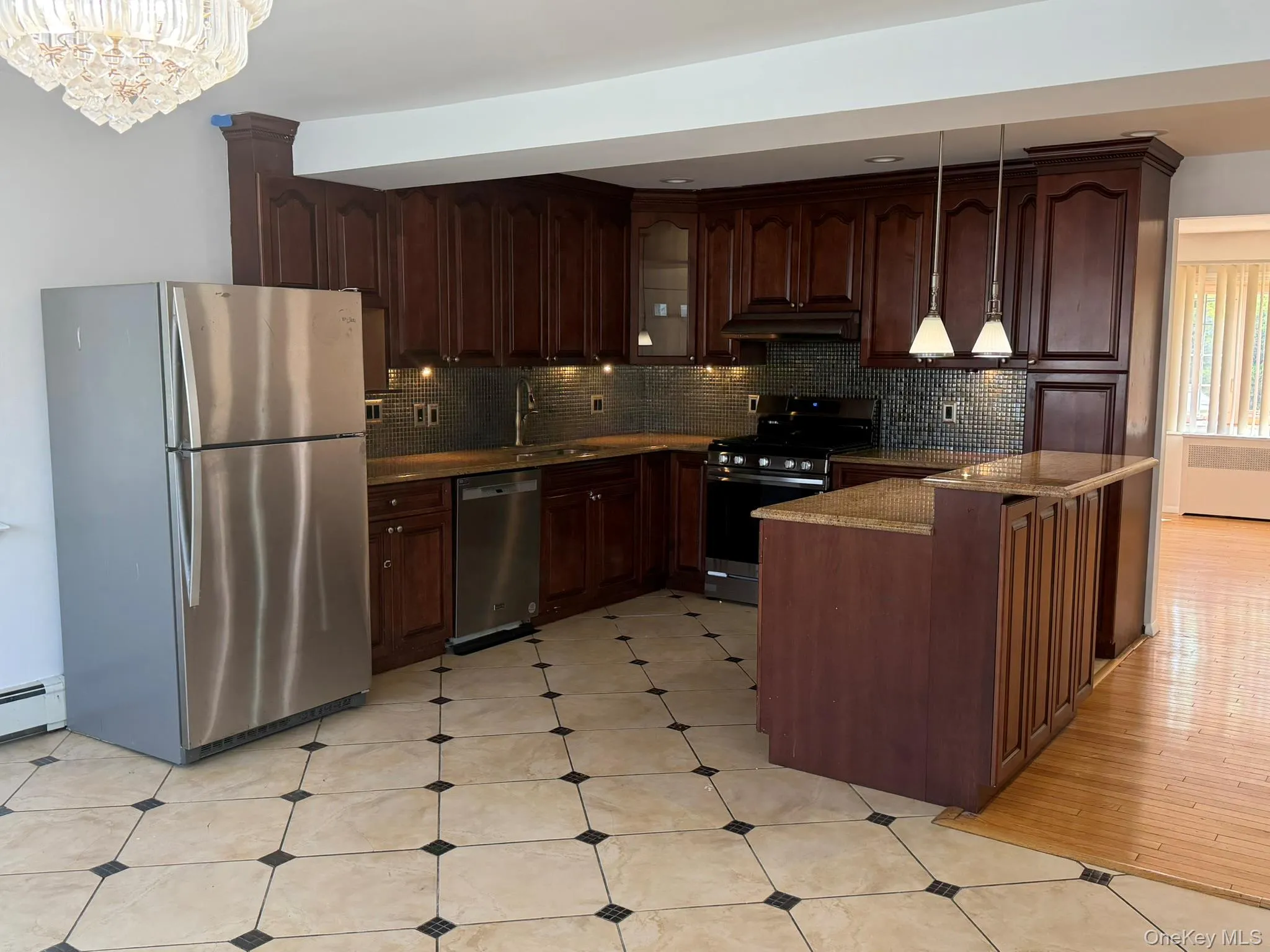 Designer Eat-In-Kitchen Designer Eat-In-Kitchen