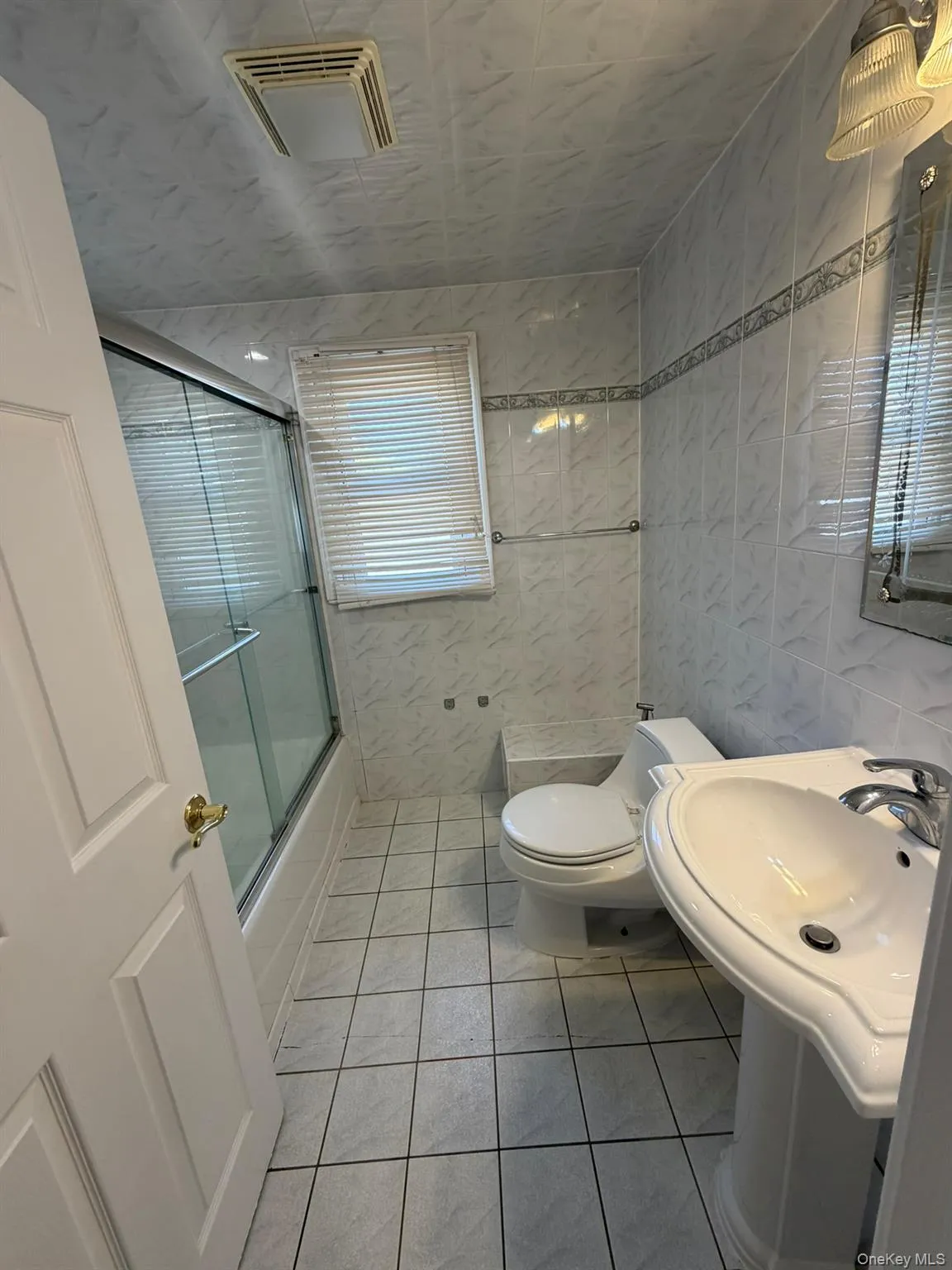 hallway Full Bath hallway Full Bath