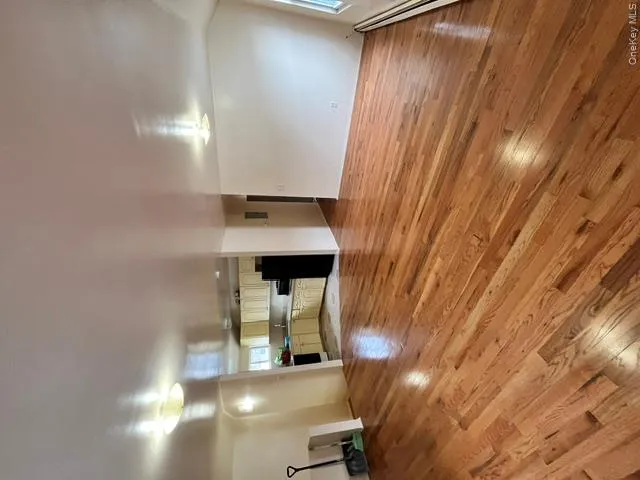 24509 148th Road, New York, NY, 3 Bedrooms Bedrooms, 7 Rooms Rooms,2 BathroomsBathrooms,Residential Lease,For Rent,148th,0,1005212 24509 148th Road, New York, NY, 3 Bedrooms Bedrooms, 7 Rooms Rooms,2 BathroomsBathrooms,Residential Lease,For Rent,148th,0,1005212