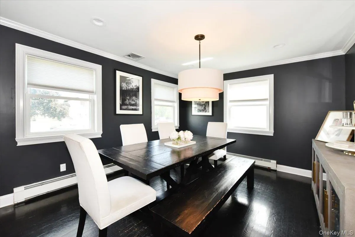 383 Violet Street, Oyster Bay, NY, 3 Bedrooms Bedrooms, 6 Rooms Rooms,2 BathroomsBathrooms,Residential,For Rent,Violet,0,1005215 383 Violet Street, Oyster Bay, NY, 3 Bedrooms Bedrooms, 6 Rooms Rooms,2 BathroomsBathrooms,Residential,For Rent,Violet,0,1005215