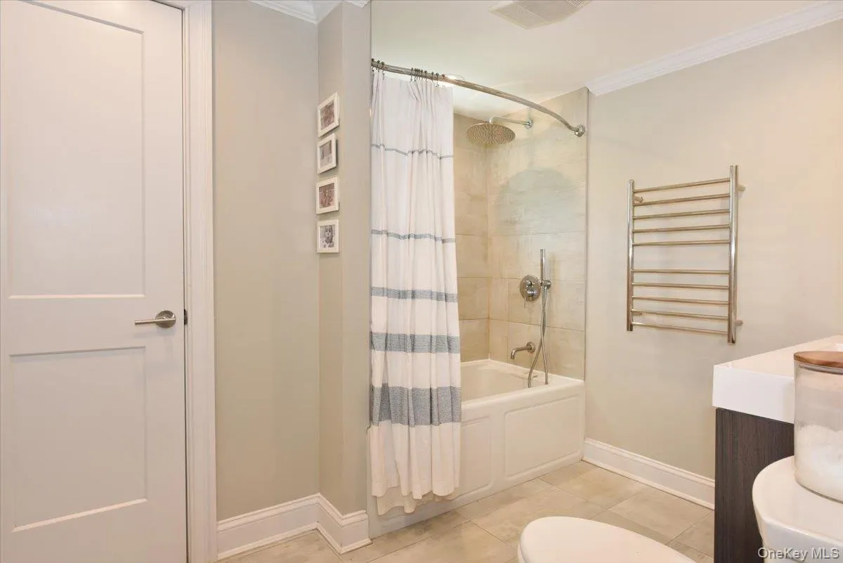 383 Violet Street, Oyster Bay, NY, 3 Bedrooms Bedrooms, 6 Rooms Rooms,2 BathroomsBathrooms,Residential,For Rent,Violet,0,1005215 383 Violet Street, Oyster Bay, NY, 3 Bedrooms Bedrooms, 6 Rooms Rooms,2 BathroomsBathrooms,Residential,For Rent,Violet,0,1005215