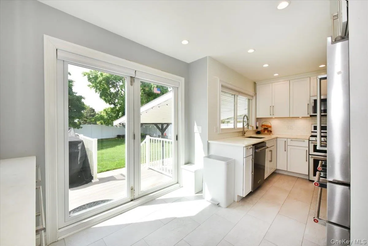 383 Violet Street, Oyster Bay, NY, 3 Bedrooms Bedrooms, 6 Rooms Rooms,2 BathroomsBathrooms,Residential,For Rent,Violet,0,1005215 383 Violet Street, Oyster Bay, NY, 3 Bedrooms Bedrooms, 6 Rooms Rooms,2 BathroomsBathrooms,Residential,For Rent,Violet,0,1005215