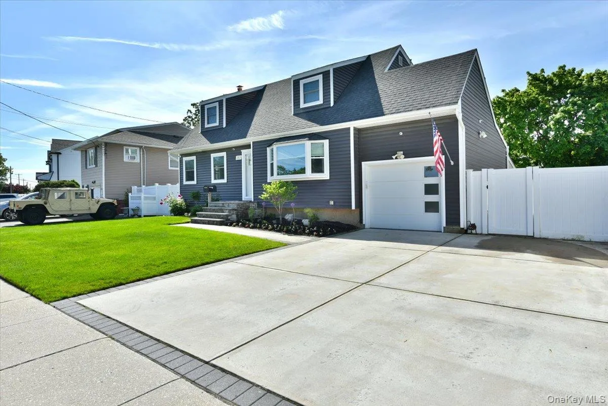 383 Violet Street, Oyster Bay, NY, 3 Bedrooms Bedrooms, 6 Rooms Rooms,2 BathroomsBathrooms,Residential,For Rent,Violet,0,1005215 383 Violet Street, Oyster Bay, NY, 3 Bedrooms Bedrooms, 6 Rooms Rooms,2 BathroomsBathrooms,Residential,For Rent,Violet,0,1005215