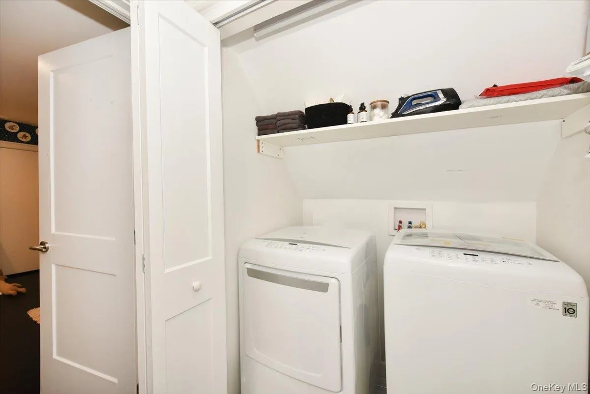 383 Violet Street, Oyster Bay, NY, 3 Bedrooms Bedrooms, 6 Rooms Rooms,2 BathroomsBathrooms,Residential,For Rent,Violet,0,1005215 383 Violet Street, Oyster Bay, NY, 3 Bedrooms Bedrooms, 6 Rooms Rooms,2 BathroomsBathrooms,Residential,For Rent,Violet,0,1005215