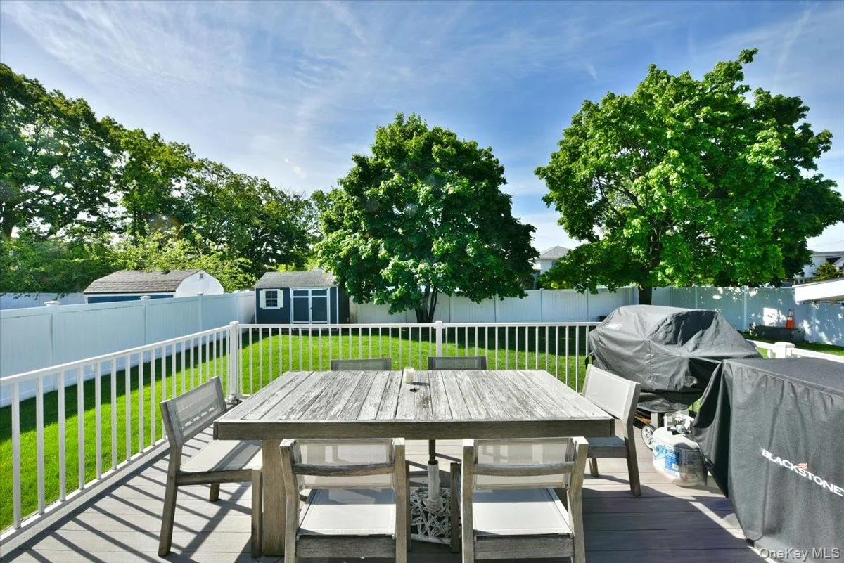 383 Violet Street, Oyster Bay, NY, 3 Bedrooms Bedrooms, 6 Rooms Rooms,2 BathroomsBathrooms,Residential,For Rent,Violet,0,1005215 383 Violet Street, Oyster Bay, NY, 3 Bedrooms Bedrooms, 6 Rooms Rooms,2 BathroomsBathrooms,Residential,For Rent,Violet,0,1005215