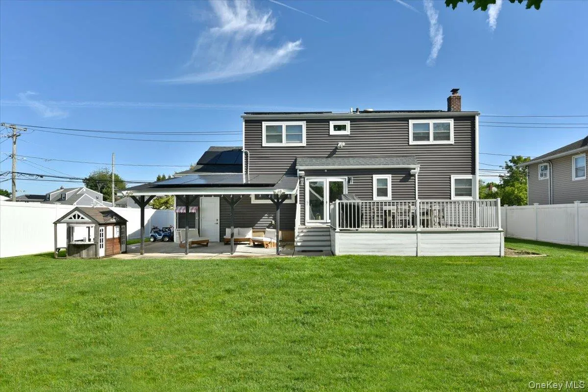 383 Violet Street, Oyster Bay, NY, 3 Bedrooms Bedrooms, 6 Rooms Rooms,2 BathroomsBathrooms,Residential,For Rent,Violet,0,1005215 383 Violet Street, Oyster Bay, NY, 3 Bedrooms Bedrooms, 6 Rooms Rooms,2 BathroomsBathrooms,Residential,For Rent,Violet,0,1005215