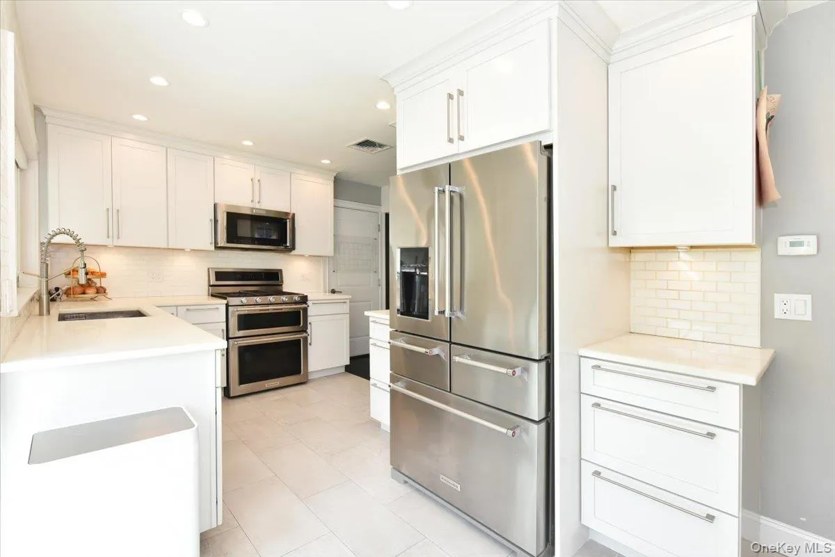 383 Violet Street, Oyster Bay, NY, 3 Bedrooms Bedrooms, 6 Rooms Rooms,2 BathroomsBathrooms,Residential,For Rent,Violet,0,1005215 383 Violet Street, Oyster Bay, NY, 3 Bedrooms Bedrooms, 6 Rooms Rooms,2 BathroomsBathrooms,Residential,For Rent,Violet,0,1005215