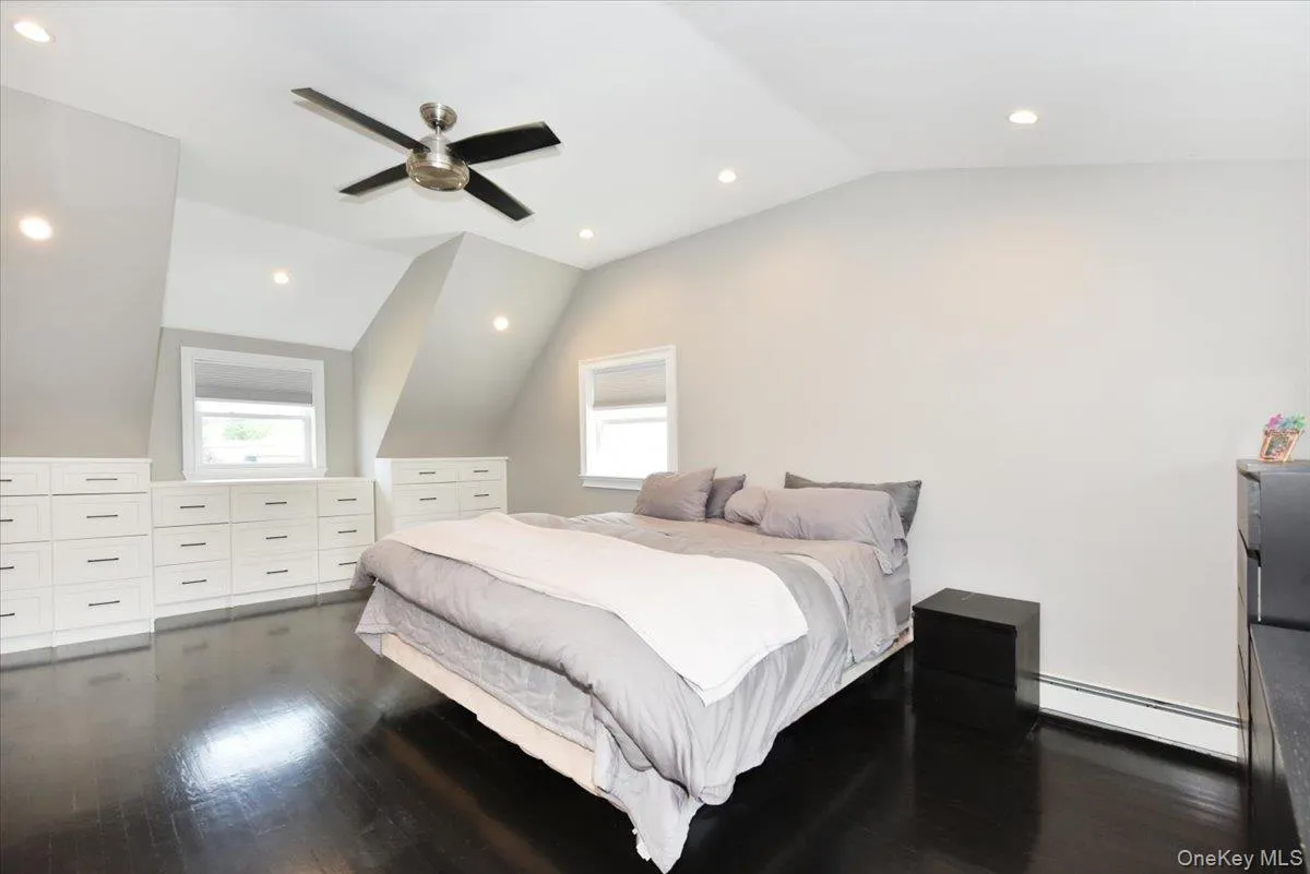 383 Violet Street, Oyster Bay, NY, 3 Bedrooms Bedrooms, 6 Rooms Rooms,2 BathroomsBathrooms,Residential,For Rent,Violet,0,1005215 383 Violet Street, Oyster Bay, NY, 3 Bedrooms Bedrooms, 6 Rooms Rooms,2 BathroomsBathrooms,Residential,For Rent,Violet,0,1005215