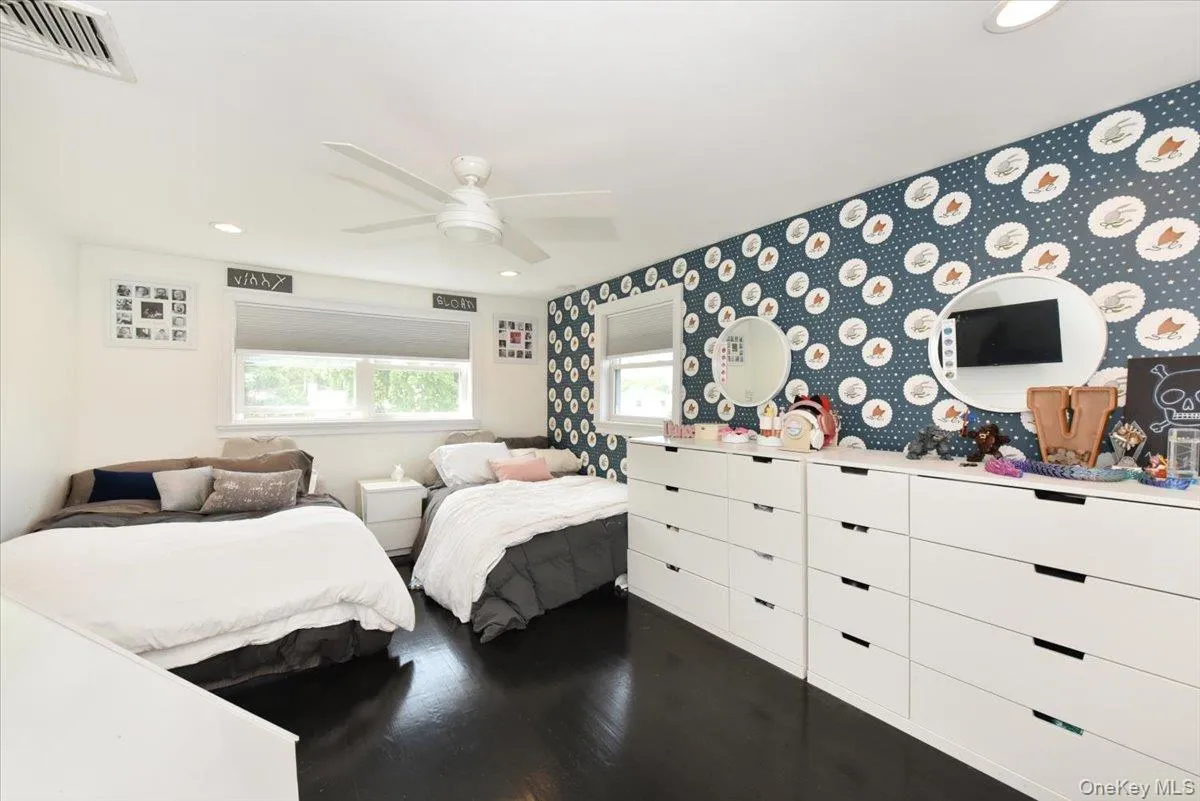383 Violet Street, Oyster Bay, NY, 3 Bedrooms Bedrooms, 6 Rooms Rooms,2 BathroomsBathrooms,Residential,For Rent,Violet,0,1005215 383 Violet Street, Oyster Bay, NY, 3 Bedrooms Bedrooms, 6 Rooms Rooms,2 BathroomsBathrooms,Residential,For Rent,Violet,0,1005215