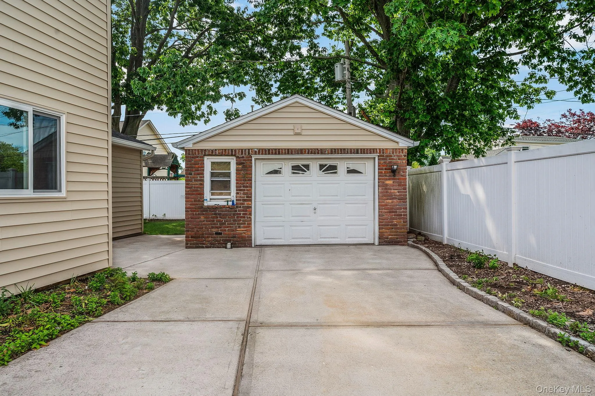 40 Buttercup Lane, Hempstead, NY, 6 Bedrooms Bedrooms, 8 Rooms Rooms,2 BathroomsBathrooms,Residential,For Rent,Buttercup,0,1005218 40 Buttercup Lane, Hempstead, NY, 6 Bedrooms Bedrooms, 8 Rooms Rooms,2 BathroomsBathrooms,Residential,For Rent,Buttercup,0,1005218