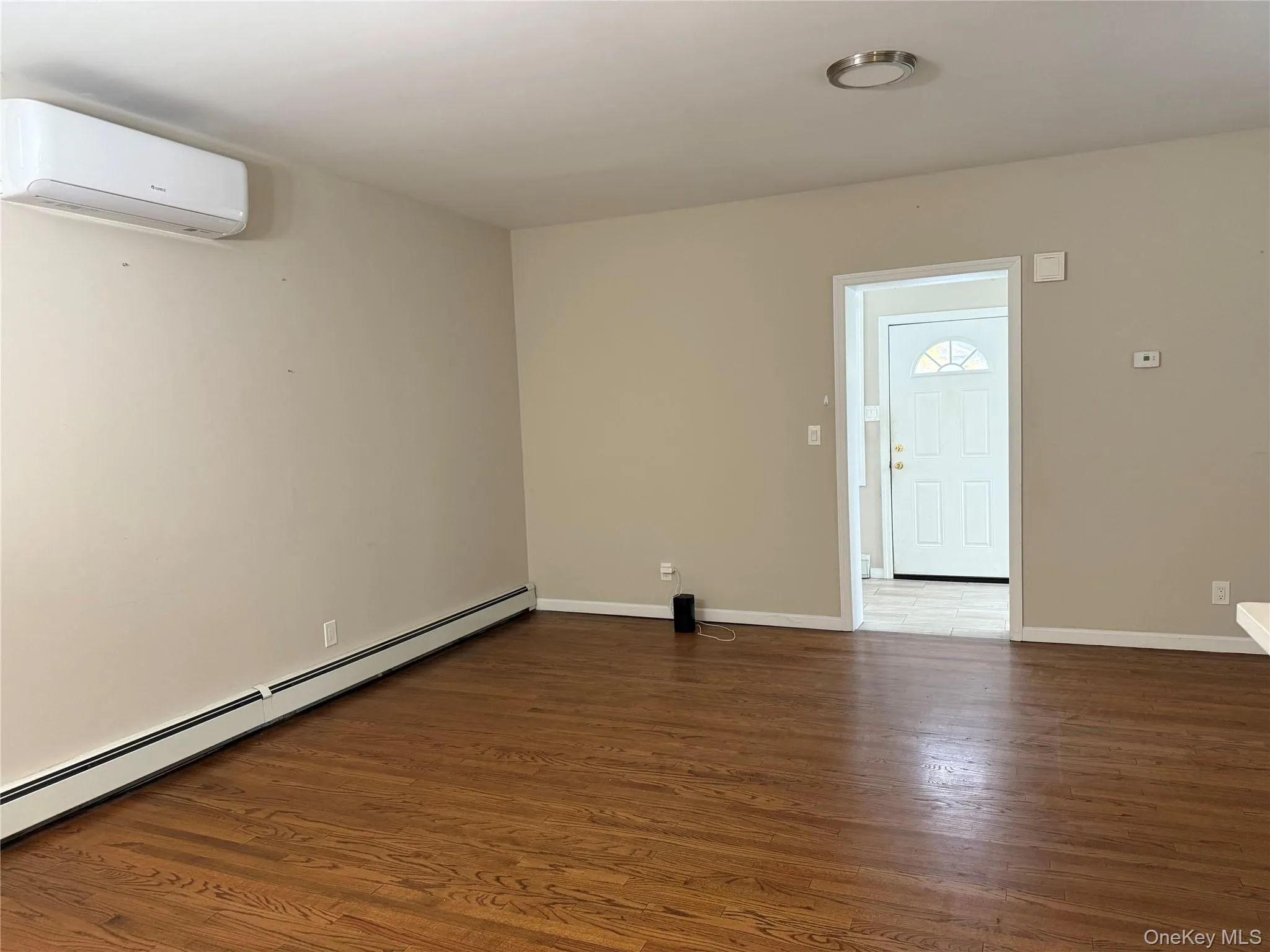 76 Van Cott Avenue, Hempstead, NY, 2 Bedrooms Bedrooms, 7 Rooms Rooms,1 BathroomBathrooms,Residential,For Rent,Van Cott,0,1005225 76 Van Cott Avenue, Hempstead, NY, 2 Bedrooms Bedrooms, 7 Rooms Rooms,1 BathroomBathrooms,Residential,For Rent,Van Cott,0,1005225