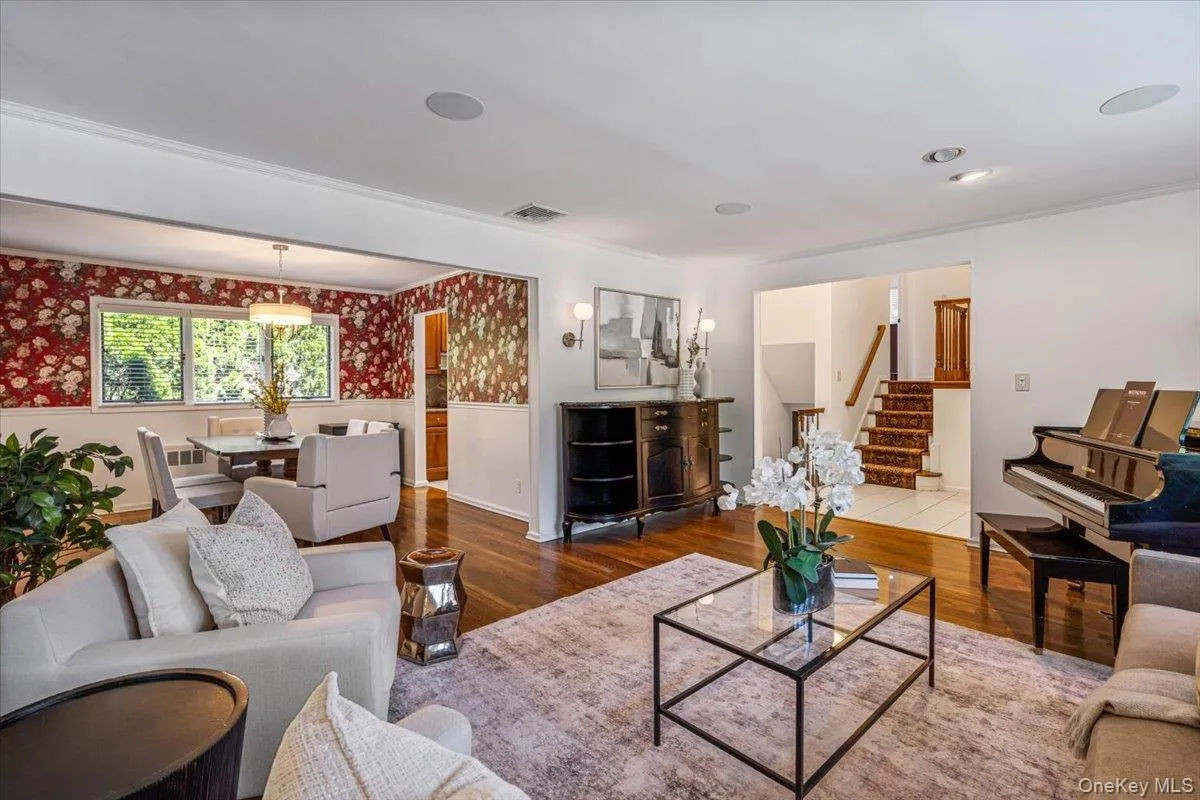 Spacious open floor plan Spacious open floor plan