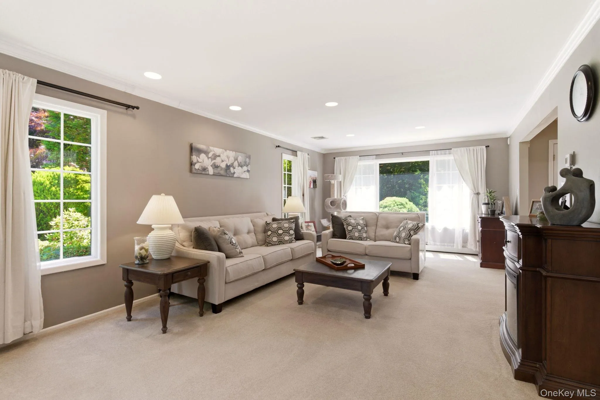 1 Regal Court, Smithtown, NY, 4 Bedrooms Bedrooms, 9 Rooms Rooms,3 BathroomsBathrooms,Residential,For Rent,Regal,0,1005233 1 Regal Court, Smithtown, NY, 4 Bedrooms Bedrooms, 9 Rooms Rooms,3 BathroomsBathrooms,Residential,For Rent,Regal,0,1005233