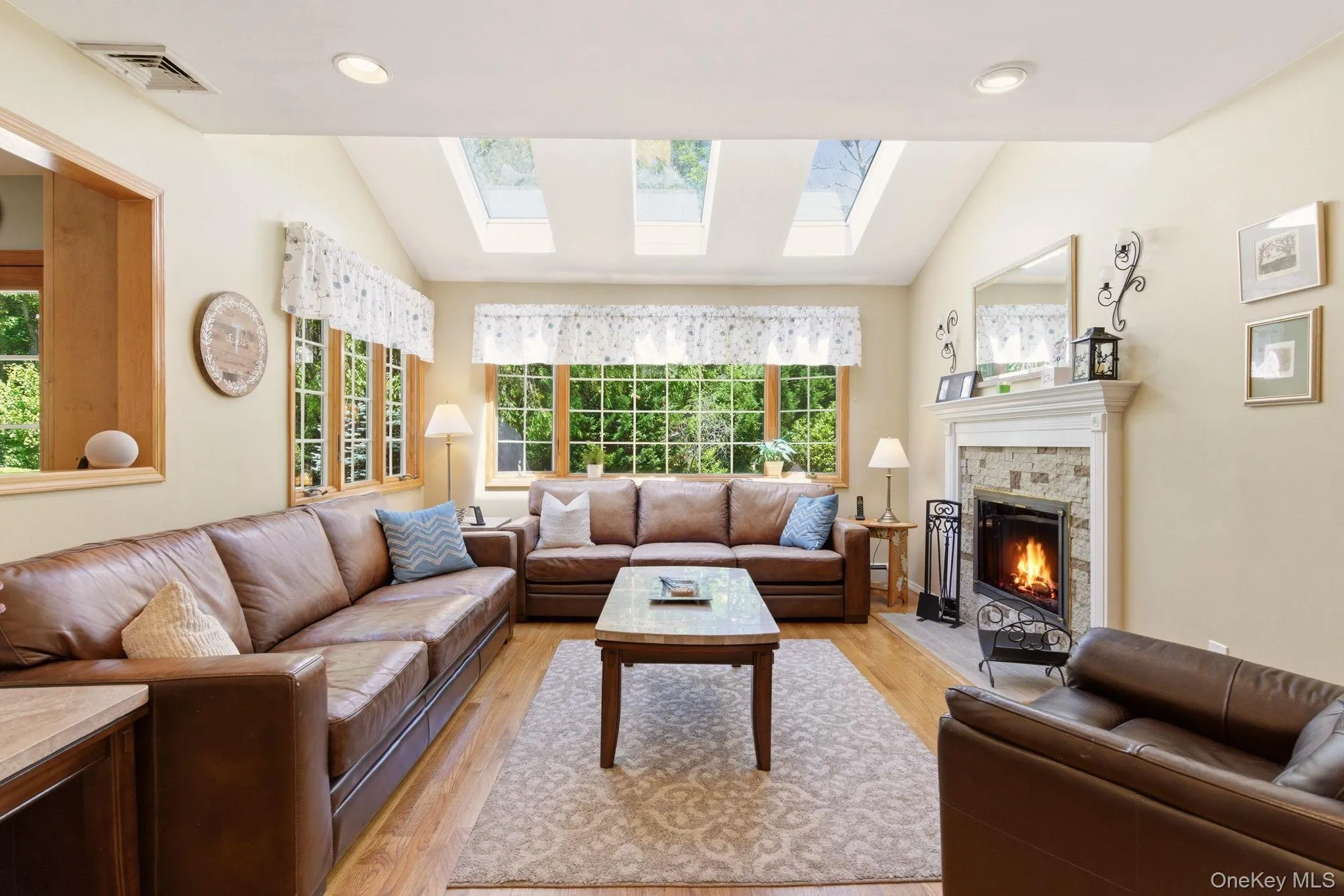 1 Regal Court, Smithtown, NY, 4 Bedrooms Bedrooms, 9 Rooms Rooms,3 BathroomsBathrooms,Residential,For Rent,Regal,0,1005233 1 Regal Court, Smithtown, NY, 4 Bedrooms Bedrooms, 9 Rooms Rooms,3 BathroomsBathrooms,Residential,For Rent,Regal,0,1005233