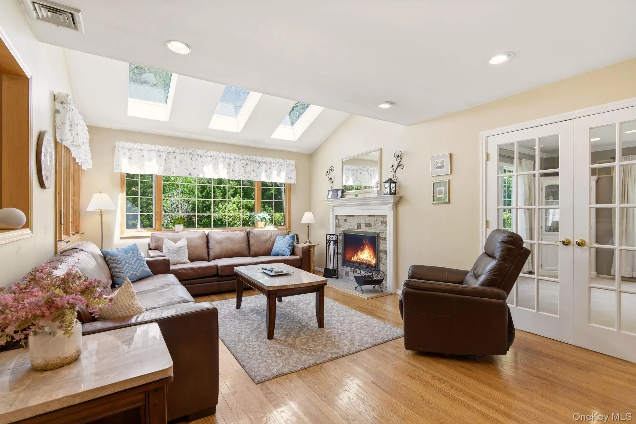 1 Regal Court, Smithtown, NY, 4 Bedrooms Bedrooms, 9 Rooms Rooms,3 BathroomsBathrooms,Residential,For Rent,Regal,0,1005233 1 Regal Court, Smithtown, NY, 4 Bedrooms Bedrooms, 9 Rooms Rooms,3 BathroomsBathrooms,Residential,For Rent,Regal,0,1005233