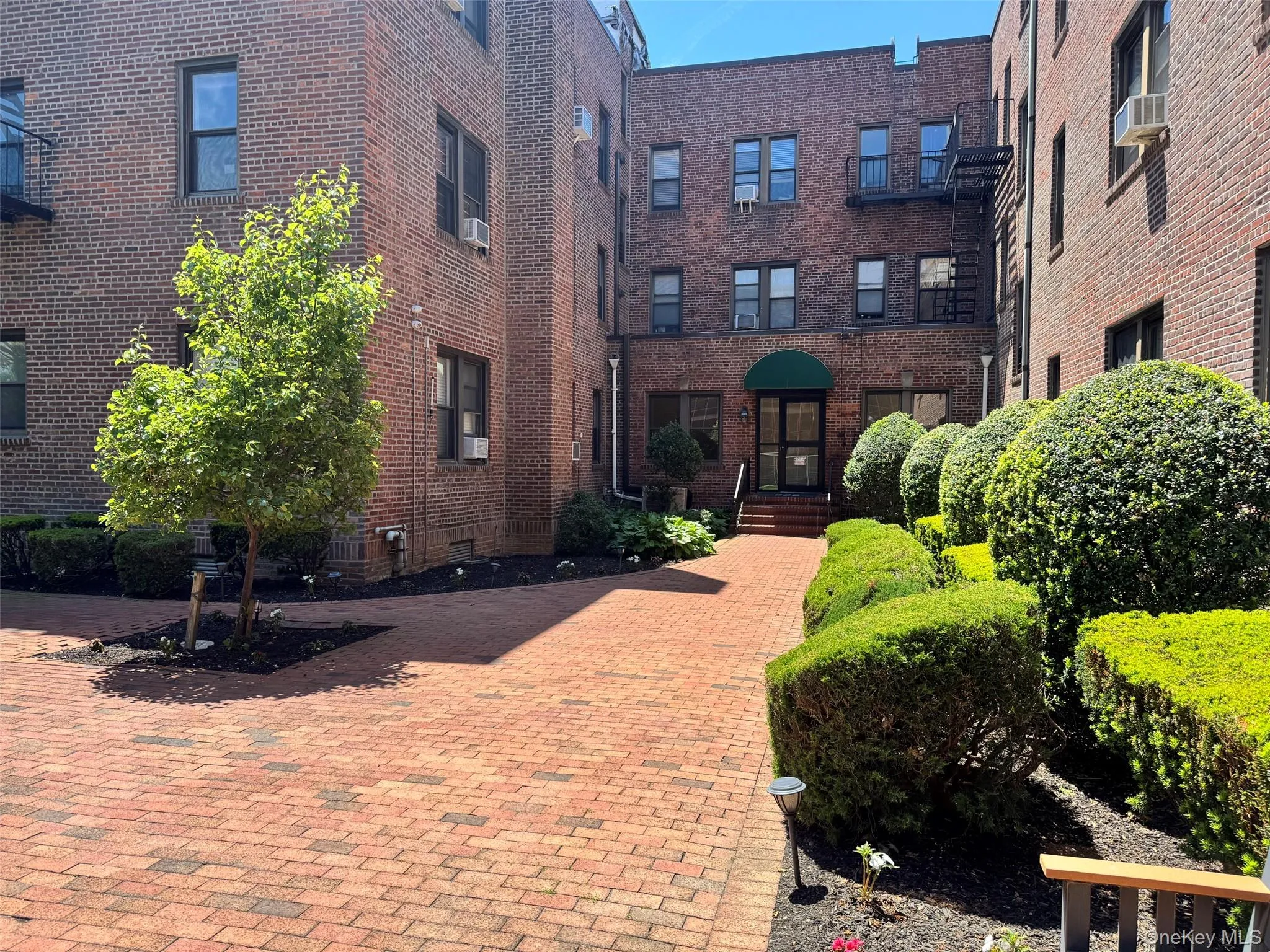 222 7th Street, North Hempstead, NY, 2 Bedrooms Bedrooms, 5 Rooms Rooms,1 BathroomBathrooms,Residential,For Rent,7th,0,1005246 222 7th Street, North Hempstead, NY, 2 Bedrooms Bedrooms, 5 Rooms Rooms,1 BathroomBathrooms,Residential,For Rent,7th,0,1005246