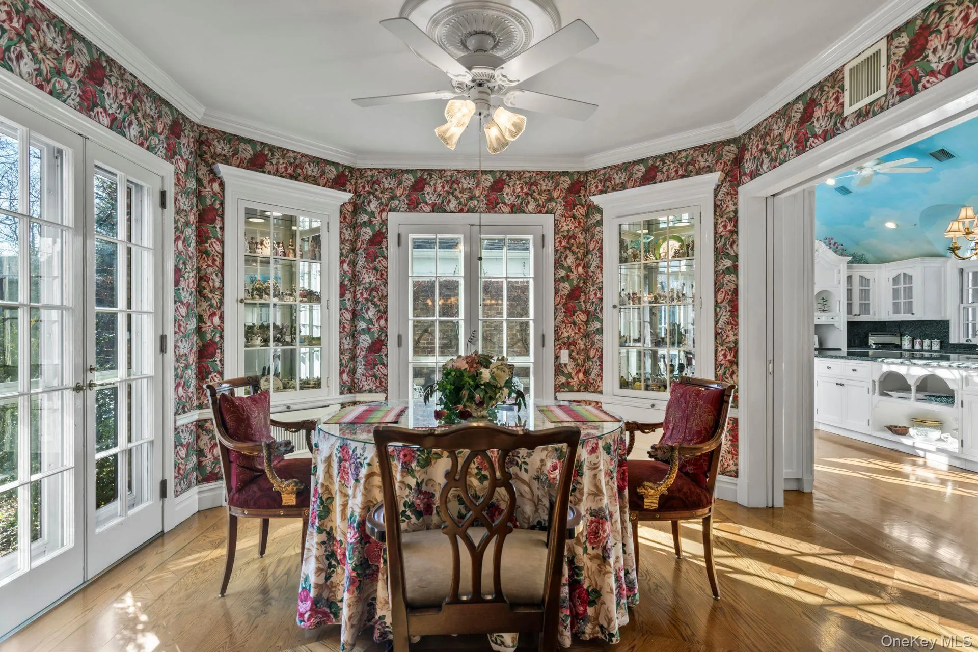 Breakfast area adjacent to dining room Breakfast area adjacent to dining room