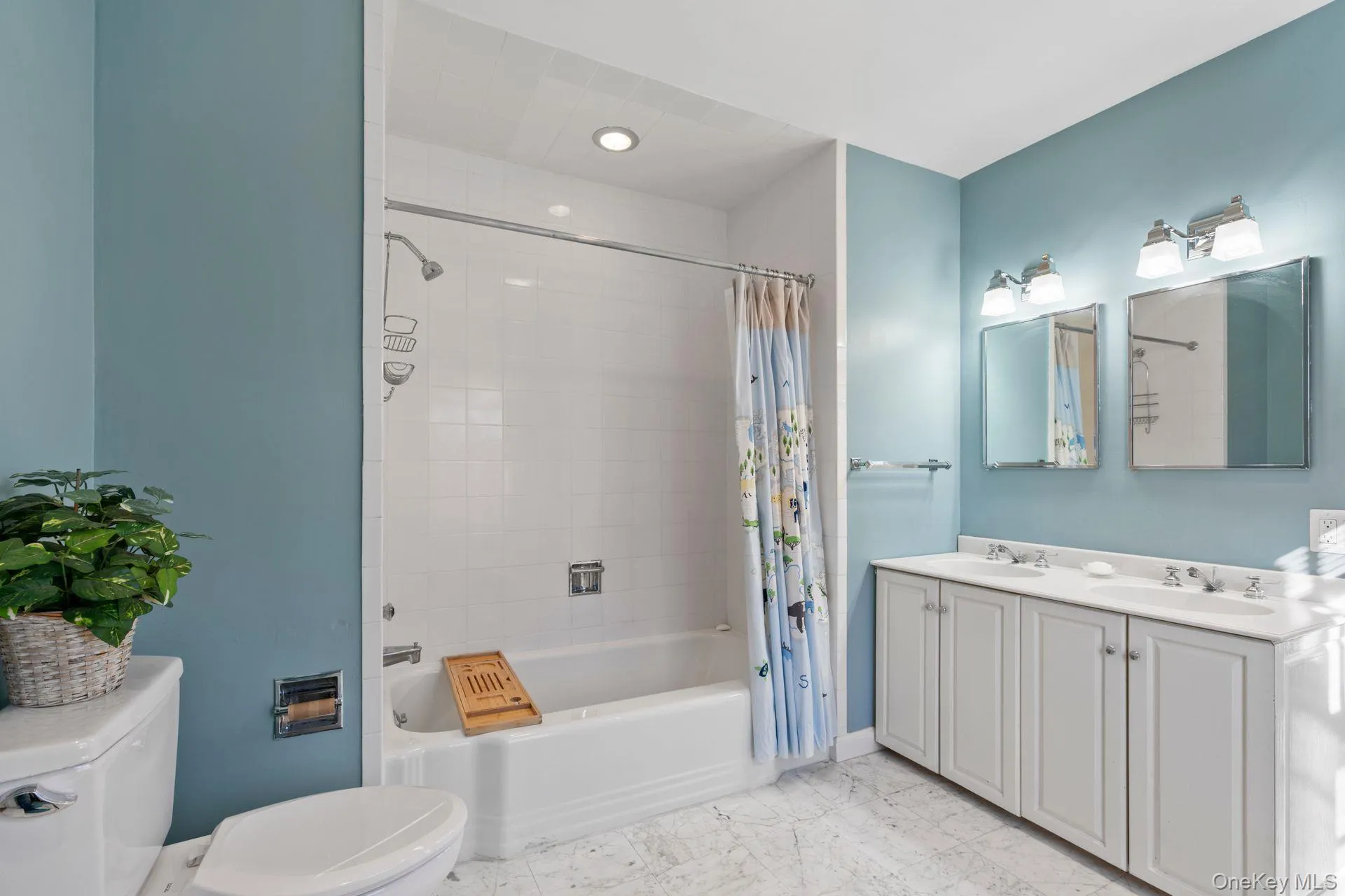 Second floor Jack/Jill bath Second floor Jack/Jill bath
