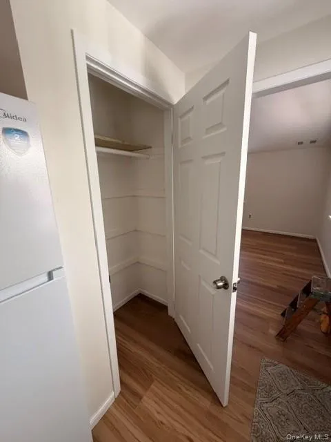 16 Forest Drive, Huntington, NY, 1 Bedroom Bedrooms, 4 Rooms Rooms,1 BathroomBathrooms,Residential Lease,For Rent,Forest,0,1005249 16 Forest Drive, Huntington, NY, 1 Bedroom Bedrooms, 4 Rooms Rooms,1 BathroomBathrooms,Residential Lease,For Rent,Forest,0,1005249