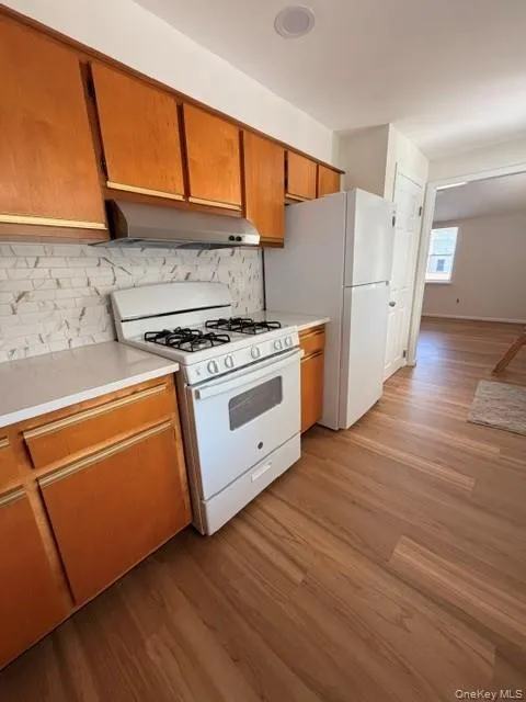16 Forest Drive, Huntington, NY, 1 Bedroom Bedrooms, 4 Rooms Rooms,1 BathroomBathrooms,Residential Lease,For Rent,Forest,0,1005249 16 Forest Drive, Huntington, NY, 1 Bedroom Bedrooms, 4 Rooms Rooms,1 BathroomBathrooms,Residential Lease,For Rent,Forest,0,1005249