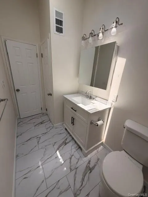 16 Forest Drive, Huntington, NY, 1 Bedroom Bedrooms, 4 Rooms Rooms,1 BathroomBathrooms,Residential Lease,For Rent,Forest,0,1005249 16 Forest Drive, Huntington, NY, 1 Bedroom Bedrooms, 4 Rooms Rooms,1 BathroomBathrooms,Residential Lease,For Rent,Forest,0,1005249