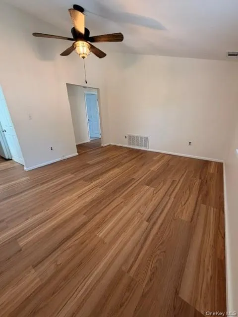 16 Forest Drive, Huntington, NY, 1 Bedroom Bedrooms, 4 Rooms Rooms,1 BathroomBathrooms,Residential Lease,For Rent,Forest,0,1005249 16 Forest Drive, Huntington, NY, 1 Bedroom Bedrooms, 4 Rooms Rooms,1 BathroomBathrooms,Residential Lease,For Rent,Forest,0,1005249
