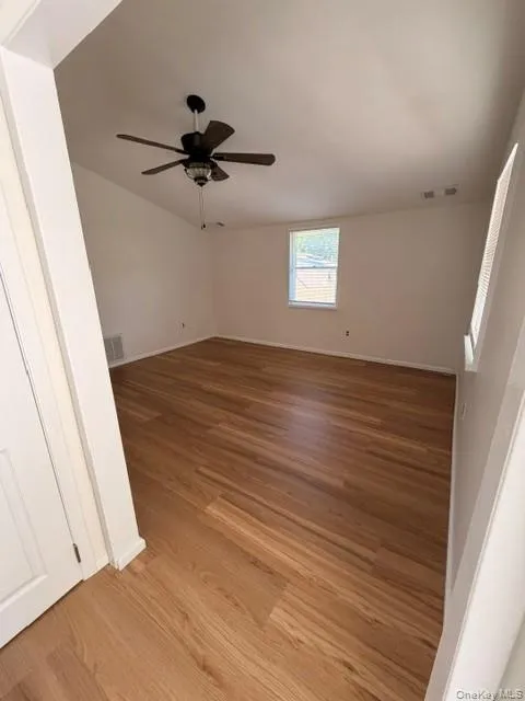 16 Forest Drive, Huntington, NY, 1 Bedroom Bedrooms, 4 Rooms Rooms,1 BathroomBathrooms,Residential Lease,For Rent,Forest,0,1005249 16 Forest Drive, Huntington, NY, 1 Bedroom Bedrooms, 4 Rooms Rooms,1 BathroomBathrooms,Residential Lease,For Rent,Forest,0,1005249