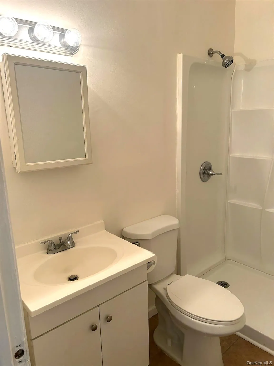 8 Colonial Road, Beacon, NY, 1 Bedroom Bedrooms, 5 Rooms Rooms,1 BathroomBathrooms,Residential Lease,For Rent,Colonial,0,1005253 8 Colonial Road, Beacon, NY, 1 Bedroom Bedrooms, 5 Rooms Rooms,1 BathroomBathrooms,Residential Lease,For Rent,Colonial,0,1005253