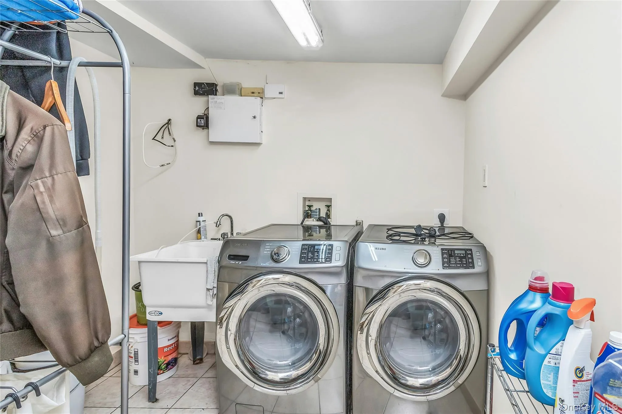 214-04 33rd Avenue, New York, NY, 4 Bedrooms Bedrooms, 7 Rooms Rooms,2 BathroomsBathrooms,Residential,For Rent,33rd,0,1005254 214-04 33rd Avenue, New York, NY, 4 Bedrooms Bedrooms, 7 Rooms Rooms,2 BathroomsBathrooms,Residential,For Rent,33rd,0,1005254