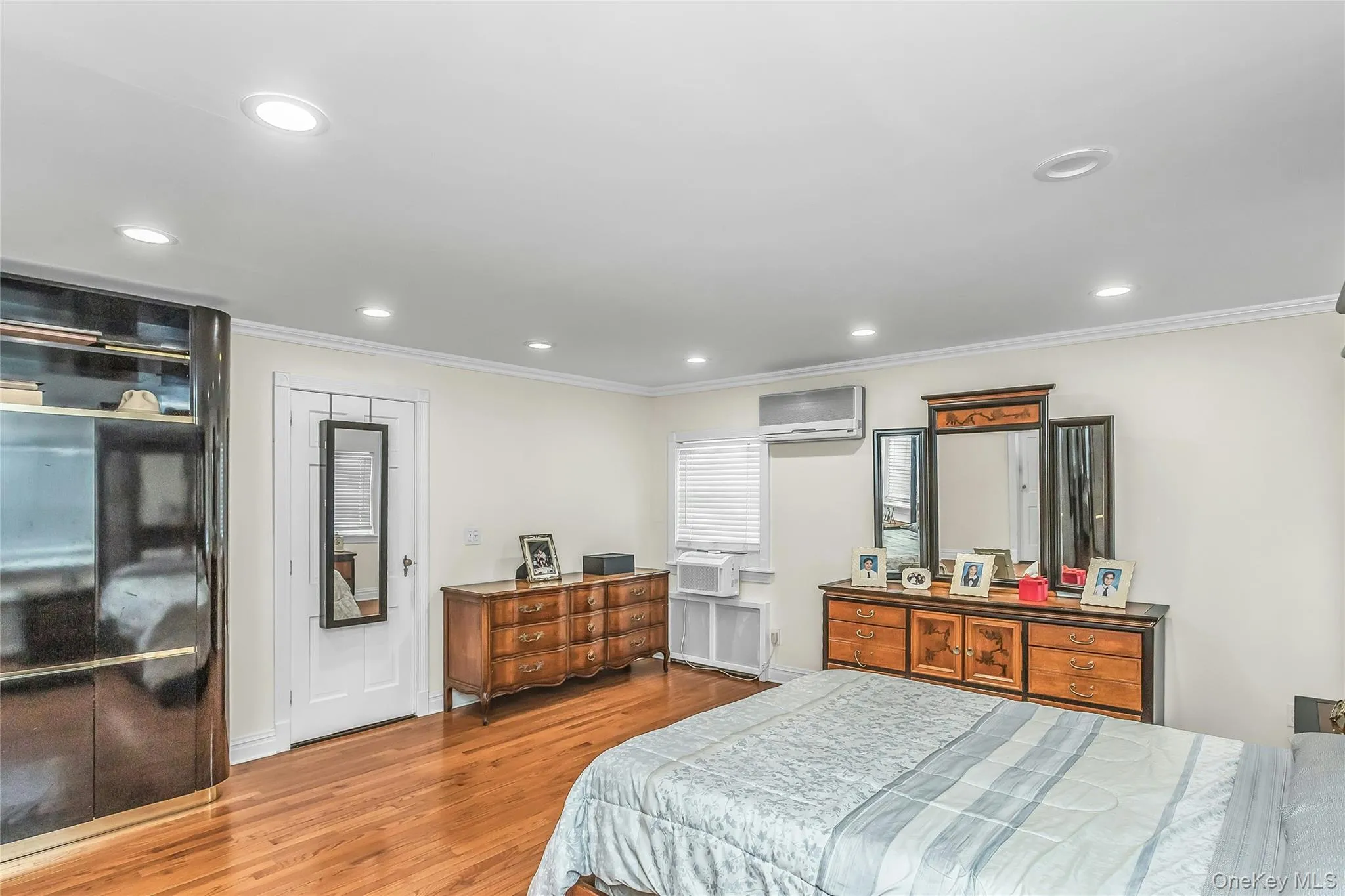214-04 33rd Avenue, New York, NY, 4 Bedrooms Bedrooms, 7 Rooms Rooms,2 BathroomsBathrooms,Residential,For Rent,33rd,0,1005254 214-04 33rd Avenue, New York, NY, 4 Bedrooms Bedrooms, 7 Rooms Rooms,2 BathroomsBathrooms,Residential,For Rent,33rd,0,1005254